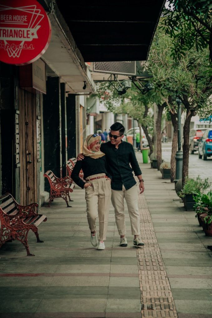 foto prewedding baju hitam